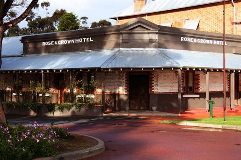 Rose And Crown Hotel - Australian Destinations 4