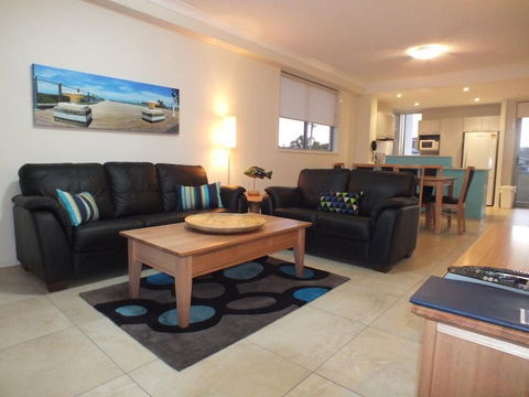 Pacific Marina Apartments - Australian Destinations 13