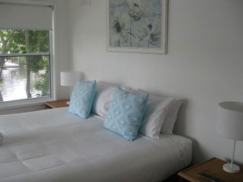 Noosa Entrance Waterfront Resort - Australian Destinations 12