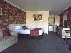Highway Inn Motel - Australian Destinations 4