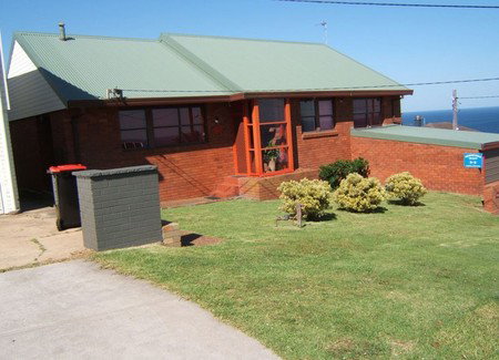 Merewether Beach B And B - Australian Destinations 1