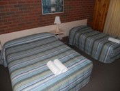 KY COUNTRY ROADS MOTOR INN - Australian Destinations 3
