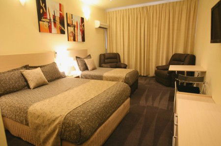 Adelaide Granada Motor Inn - Australian Destinations 0