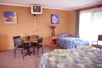 Frankston Motel - Australian Destinations 3