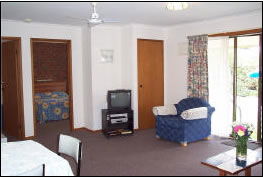 Lakes Jakaranda Holiday Units - Australian Destinations 3