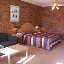 The Charles Sturt Motor Inn - Australian Destinations 2