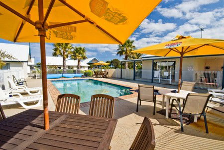 Torquay Tropicana Motel - Australian Destinations 0