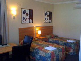 3 Sisters Motel - Australian Destinations 0