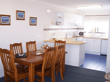 Peninsular Apartments - Australian Destinations 4