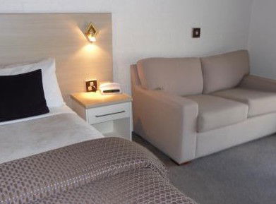 Hamiltons Townhouse Motel - Australian Destinations 1