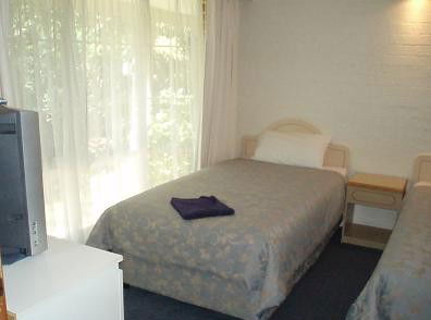 Hamiltons Townhouse Motel - Australian Destinations 5