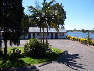 Colonial Court Motor Inn - Australian Destinations 4