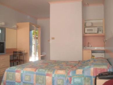 Golden Sands Motor Inn - Australian Destinations 1