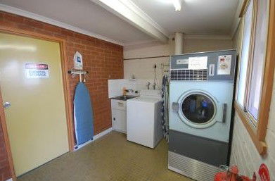 Junction Motor Inn - Australian Destinations 1