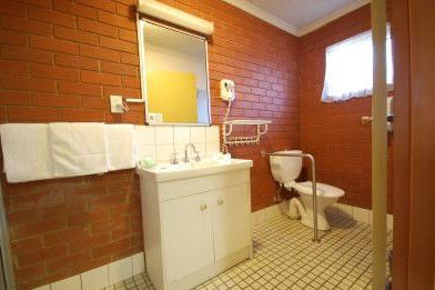 Junction Motor Inn - Australian Destinations 3