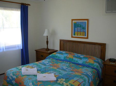 Palm View Holiday Apartments - Australian Destinations 1