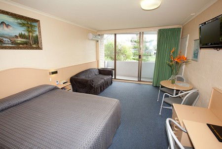 Palm Court Motor Inn - Australian Destinations 1