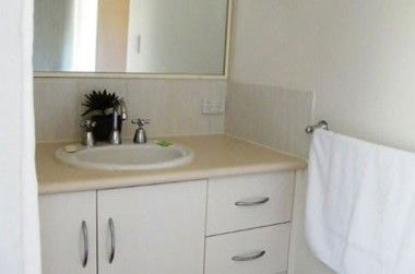 Clarks Beach Apartment - Australian Destinations 2