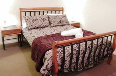 Clarks Beach Apartment - Australian Destinations 3