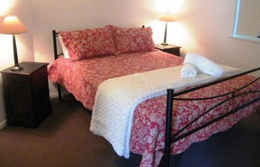 Clarks Beach Apartment - Australian Destinations 4