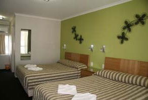 Queensgate Motel - Australian Destinations 4