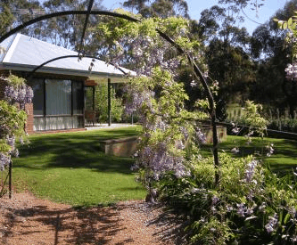 Catton Hall Country Homestead - Australian Destinations 0