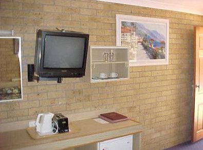A Settlers Motor Inn - Australian Destinations 2