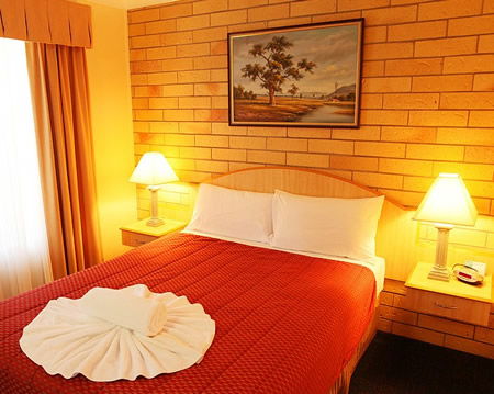 Cotswold Motor Inn - Australian Destinations 2