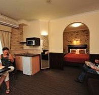 Highlander Motor Inn And Apartments - Australian Destinations