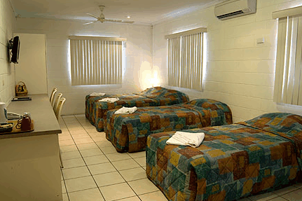 Barrier Reef Motel - Australian Destinations