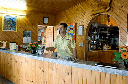 Barrier Reef Motel - Australian Destinations 5