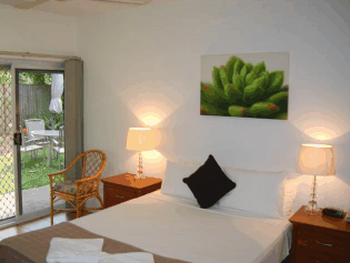 Cairns Reef Apartments And Motel - Australian Destinations 2