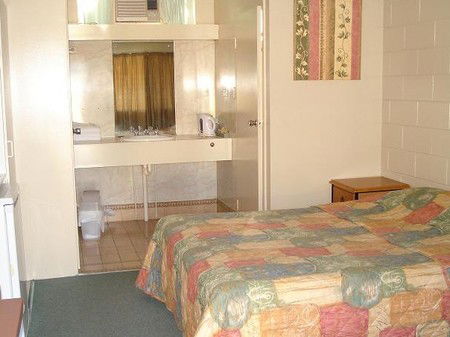 Hi Roller Motel - Australian Destinations 1