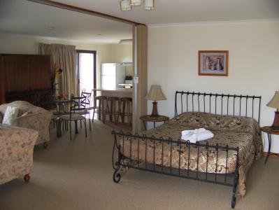 Anchorage At Victor Harbour Seafront Hotel - Australian Destinations 2