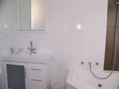 Anchorage At Victor Harbour Seafront Hotel - Australian Destinations 3