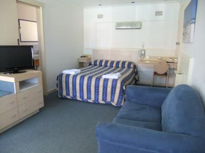Country Comfort Cowra Countryman Motor Inn - Australian Destinations 2