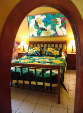 Airlie Beach Myaura Bed And Breakfast - Australian Destinations 3