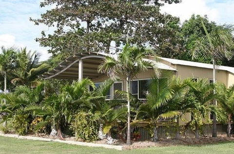 BIG4 Rollingstone Beach Caravan Resort - Australian Destinations 0