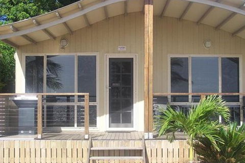 BIG4 Rollingstone Beach Caravan Resort - Australian Destinations 1