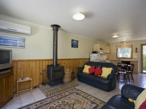 Surfcoast Retreat - Australian Destinations 1