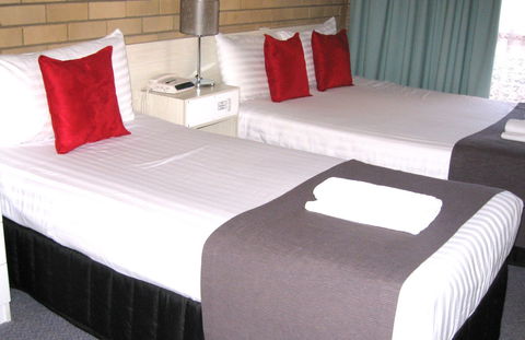 Golden Harvest Motor Inn - Australian Destinations 2
