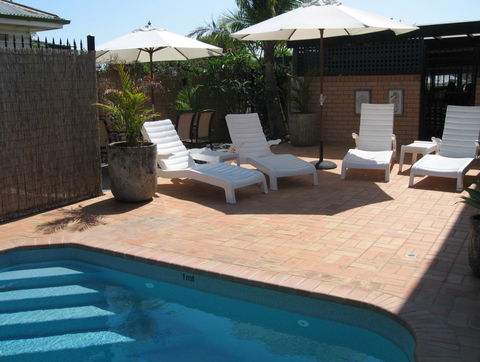 Golden Harvest Motor Inn - Australian Destinations 4