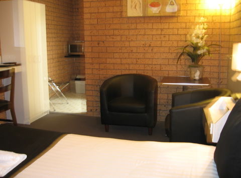 Golden Harvest Motor Inn - Australian Destinations 5