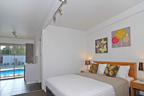 Ocean Grove Motor Inn - Australian Destinations 2