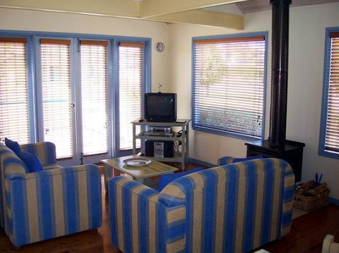 Rayville Boat Houses - Australian Destinations 3