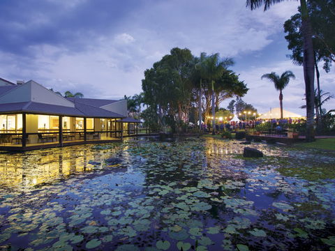 Oaks Oasis - Australian Destinations 1