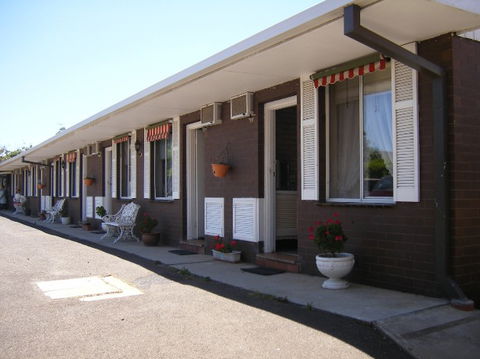 Colonial Lodge Motel - Australian Destinations 1