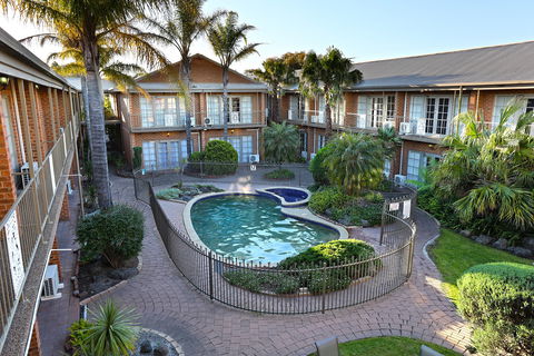 Quality Hotel Melbourne Airport - Australian Destinations 0