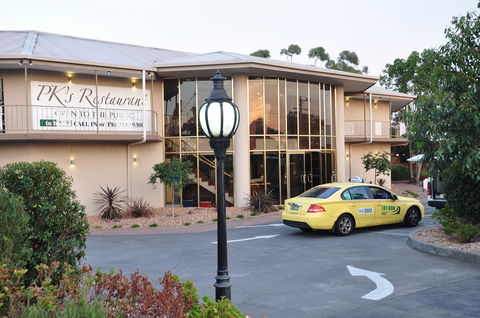 Quality Hotel Melbourne Airport - Australian Destinations 1