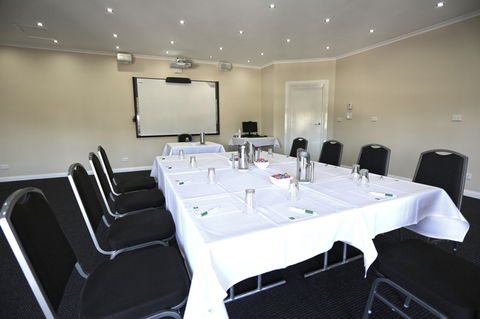 Quality Hotel Melbourne Airport - Australian Destinations 2